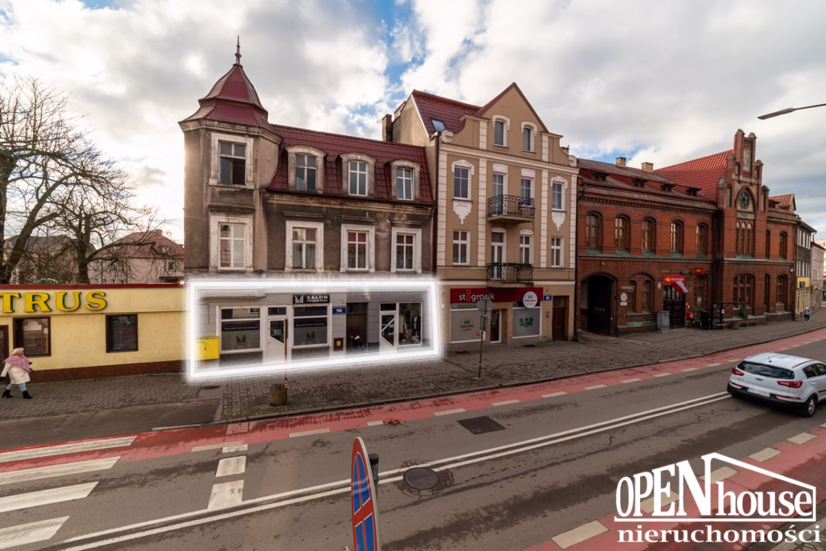 Lokal użytkowy Białogard ul. Wojska Polskiego 90 – front budynku z witryną