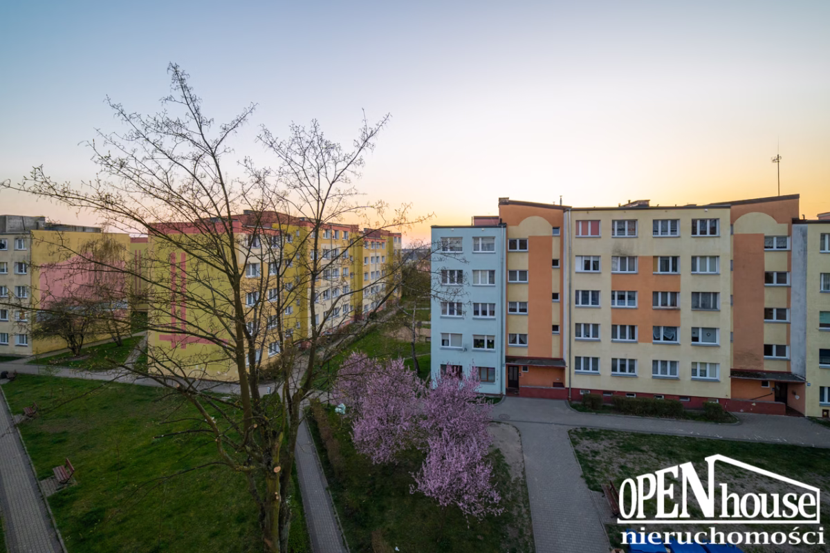 Widok na balkon z salonu, mieszkanie do wynajęcia Białogard