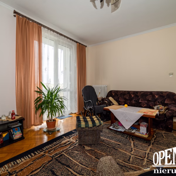 Salon z balkonem – 3-pokojowe mieszkanie na sprzedaż Białogard 1 Maja | Open House Białogard