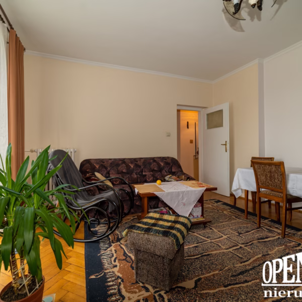 Salon z balkonem – 3-pokojowe mieszkanie na sprzedaż Białogard 1 Maja | Open House Białogard