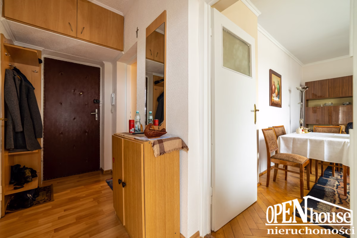 Przedpokój z wejściami do wszystkich pomieszczeń – mieszkanie Białogard, Biuro Open House